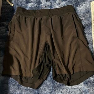 Men’s Lulu lemon shorts size M